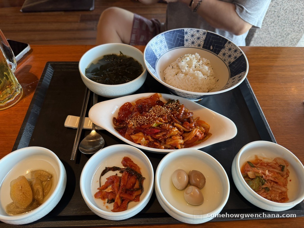 Banchan tray with spicy octopus and shrimp stir-fry (nakkae-bokkeum) at the Centum Spa Land restaurant